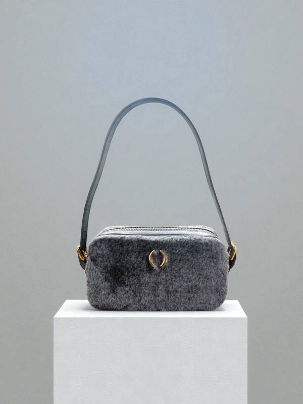 Trio Baguette Furry Grey